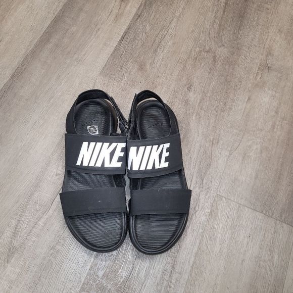 Nike Shoes - Nike Tanjan sandles